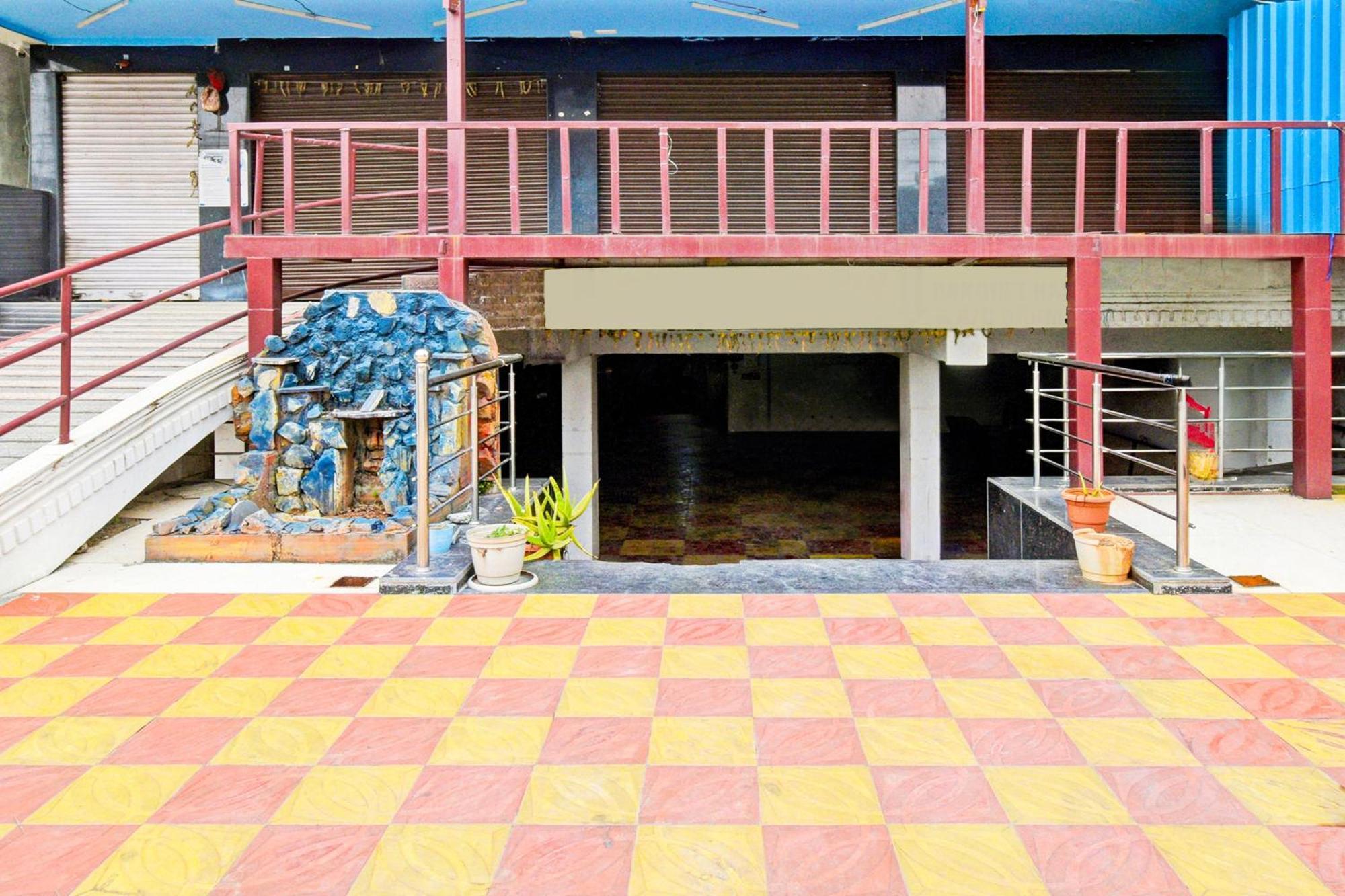 Super Townhouse Mancherial Mancherāl Dış mekan fotoğraf