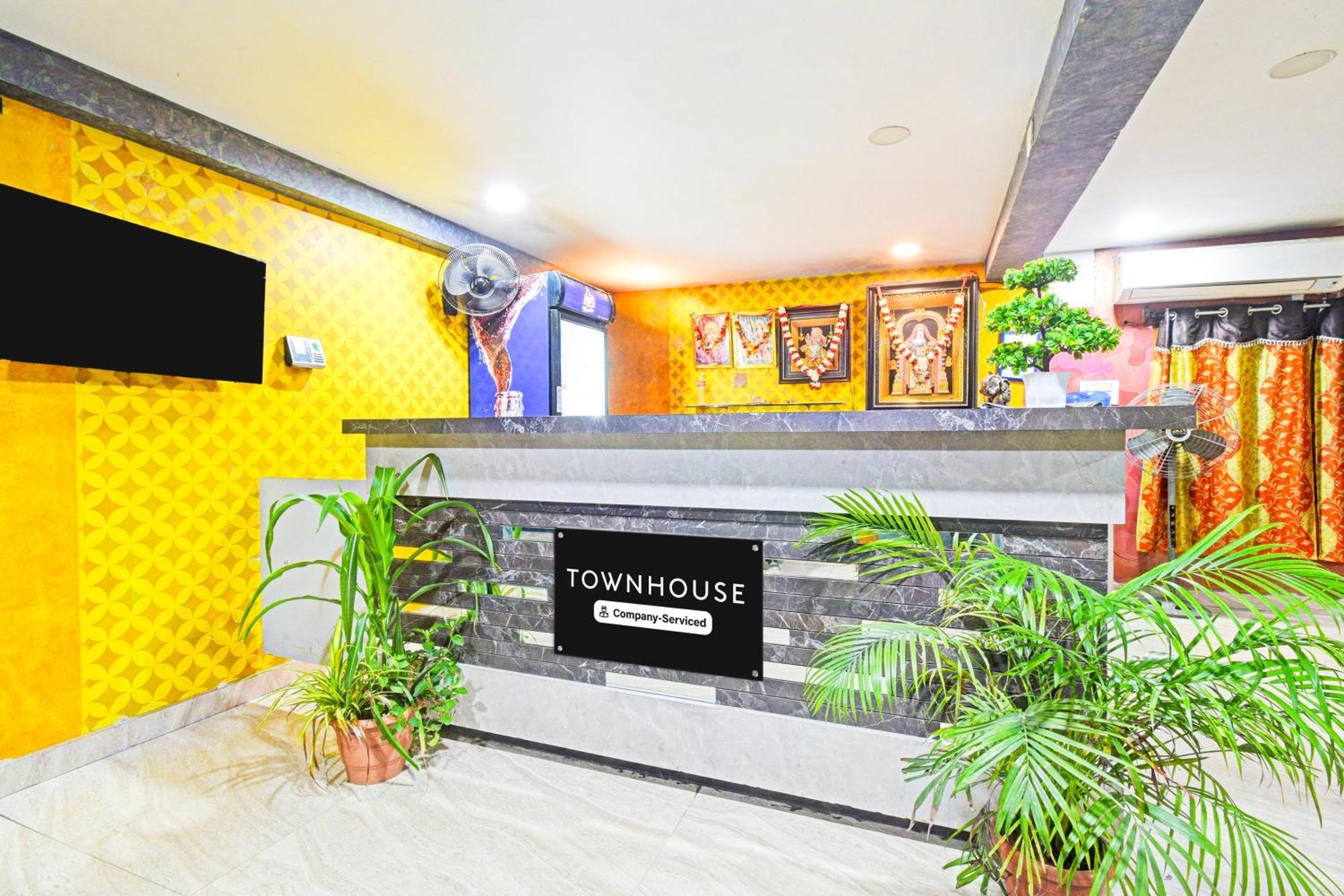 Super Townhouse Mancherial Mancherāl Dış mekan fotoğraf