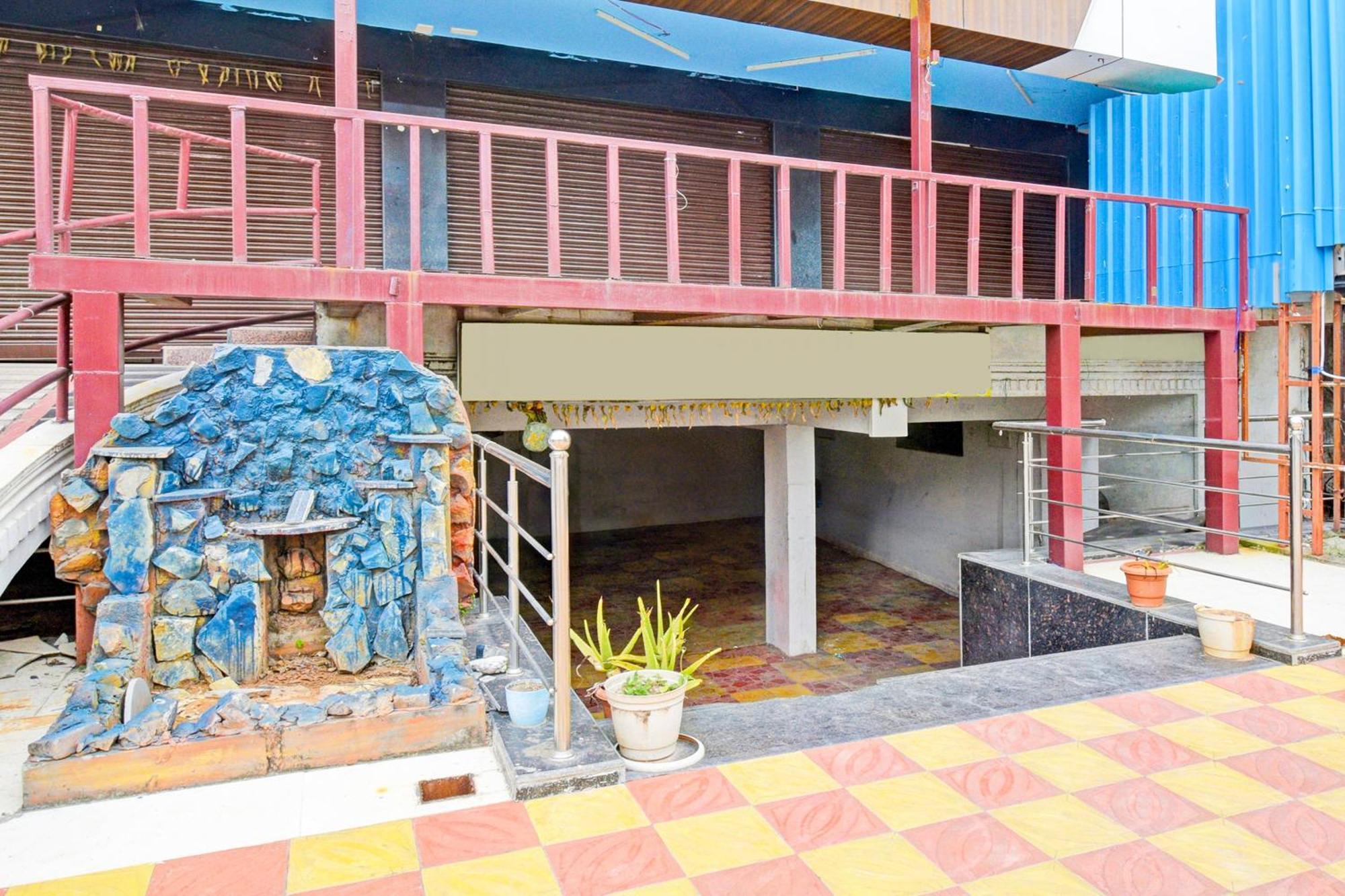 Super Townhouse Mancherial Mancherāl Dış mekan fotoğraf