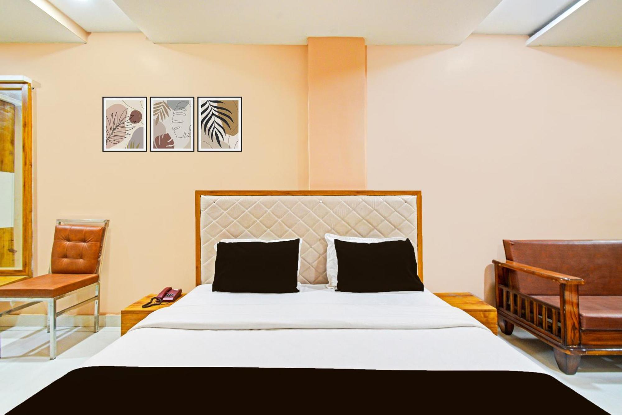 Super Townhouse Mancherial Mancherāl Dış mekan fotoğraf