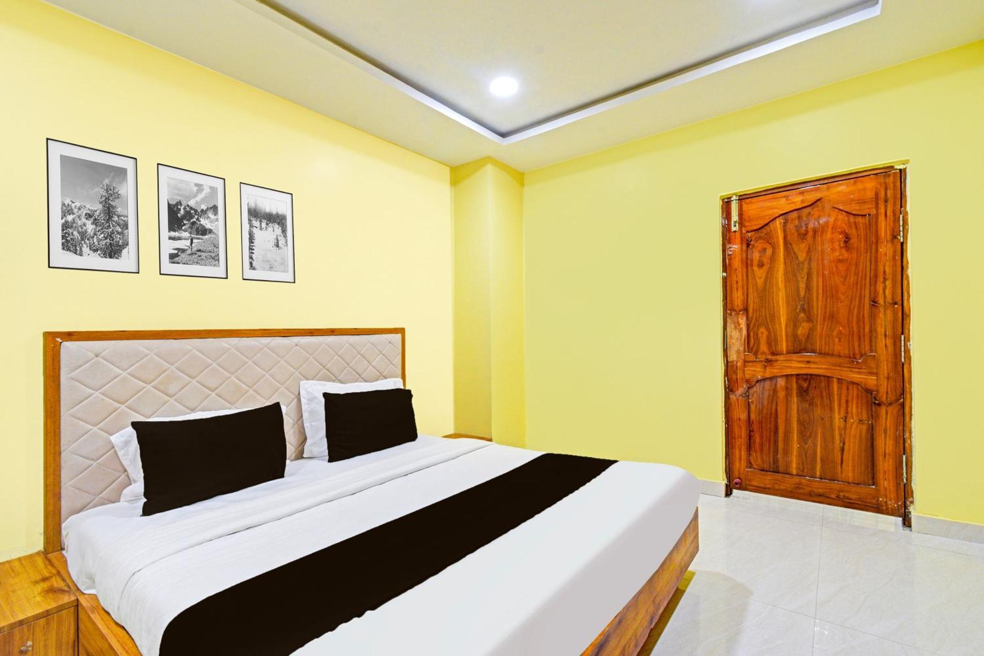Super Townhouse Mancherial Mancherāl Dış mekan fotoğraf