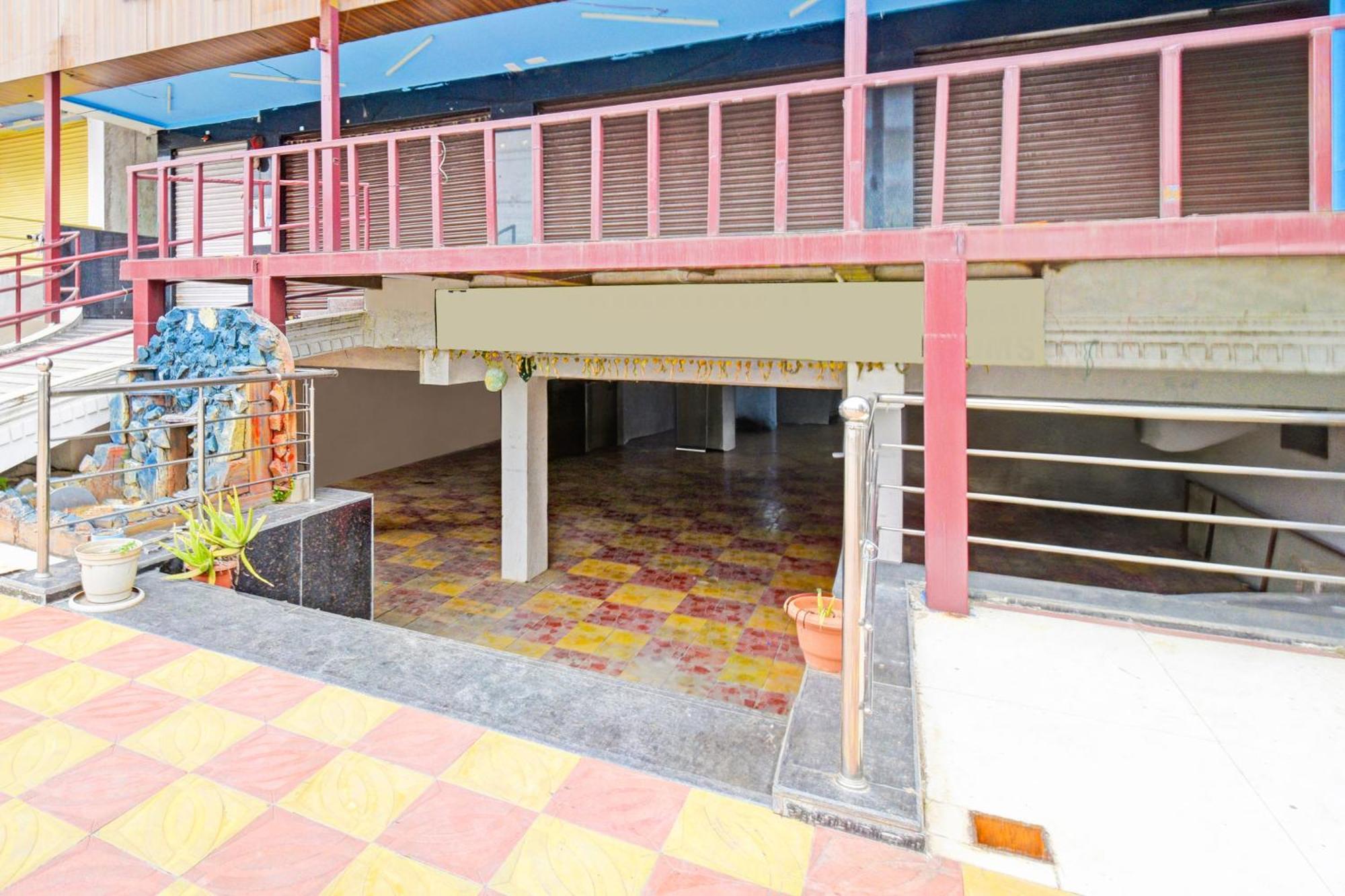 Super Townhouse Mancherial Mancherāl Dış mekan fotoğraf