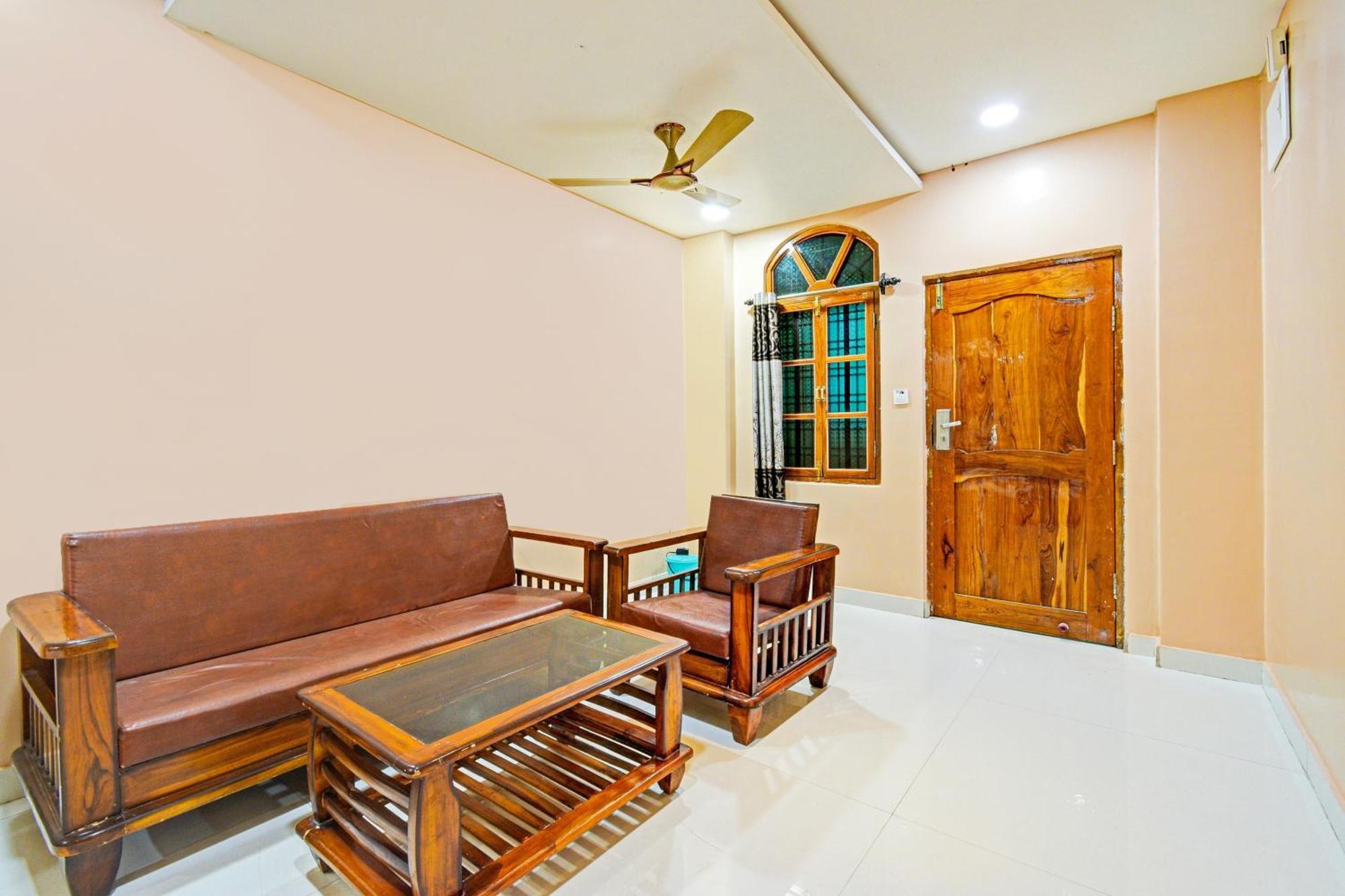 Super Townhouse Mancherial Mancherāl Dış mekan fotoğraf
